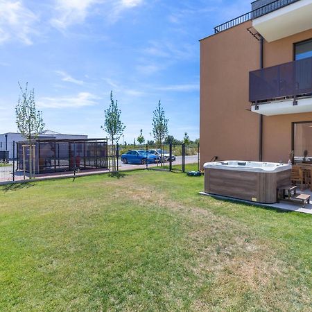 Boho Apt W Jacuzzi, Grill & Garden Modra Buitenkant foto