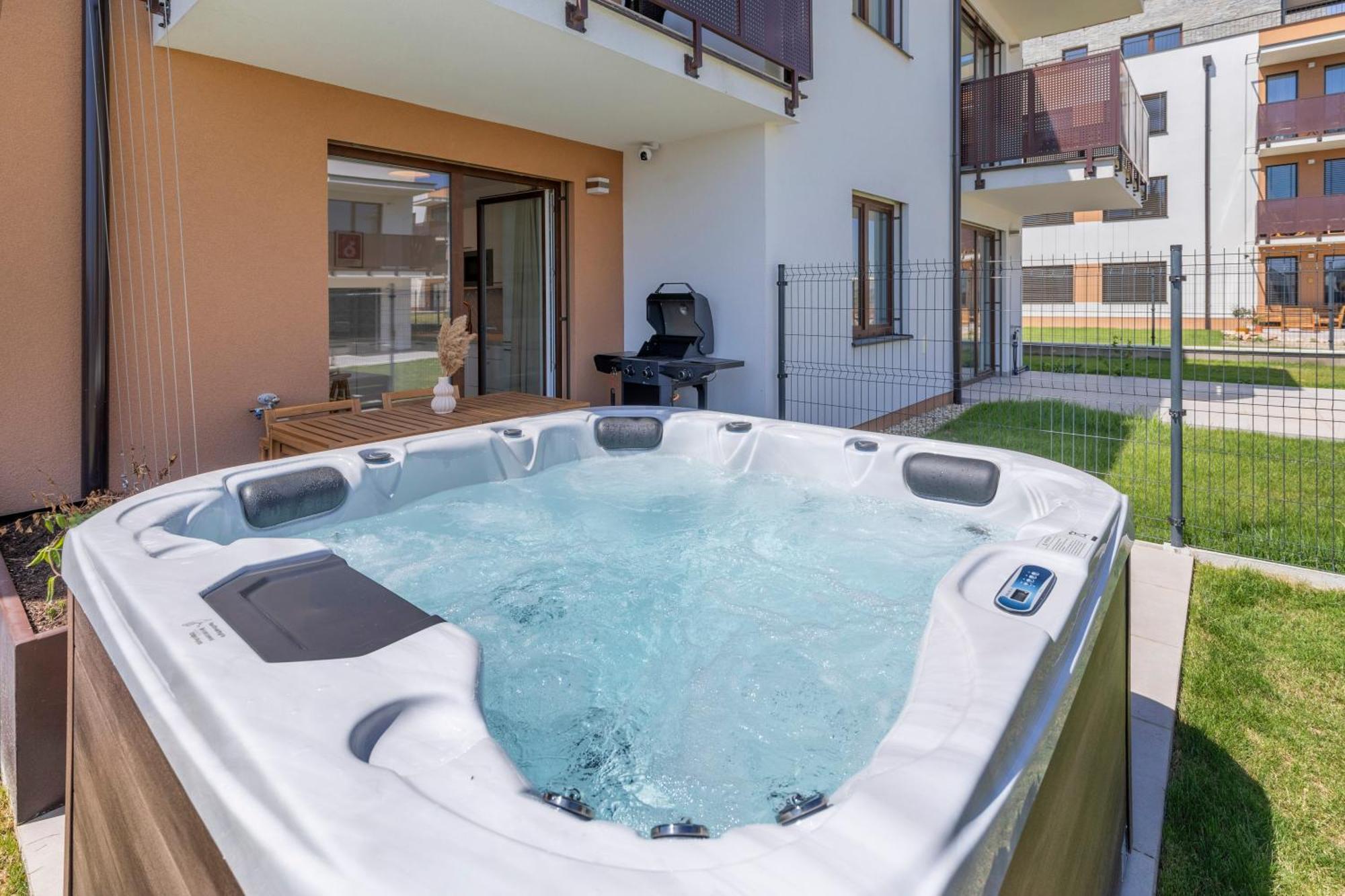 Boho Apt W Jacuzzi, Grill & Garden Modra Buitenkant foto